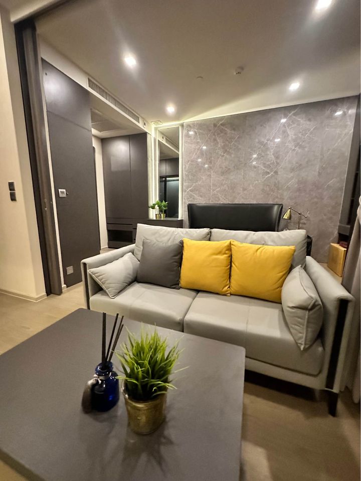 1 Bedroom Condo For Sale in Khlong Toei Nuea, Vadhana, Bangkok - Image 2