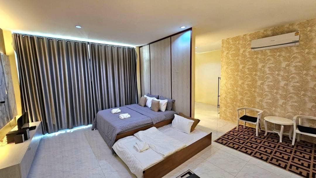6 Bedroom House For Sale in Nam Phrae, Hang Dong, Chiang Mai - Image 9