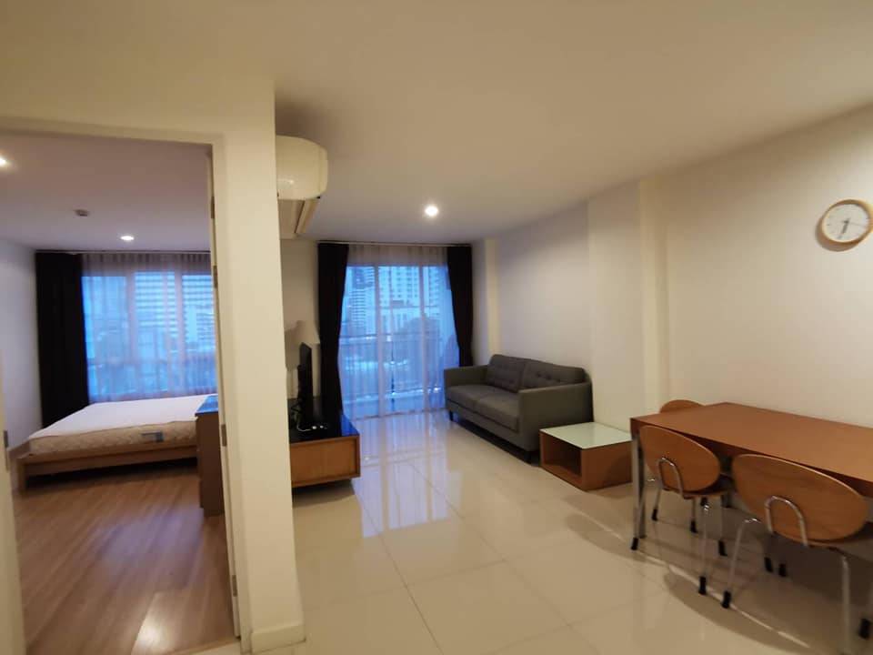 1 Bedroom Condo For Sale in Khlong Toei, Khlong Toei, Bangkok - Image 1
