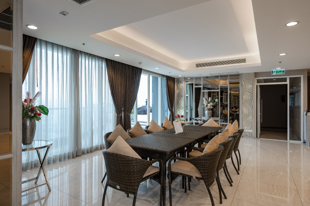 2 Bedroom Condo For Sale in Wat Phraya Krai, Bang Kho Laem, Bangkok - Image 2