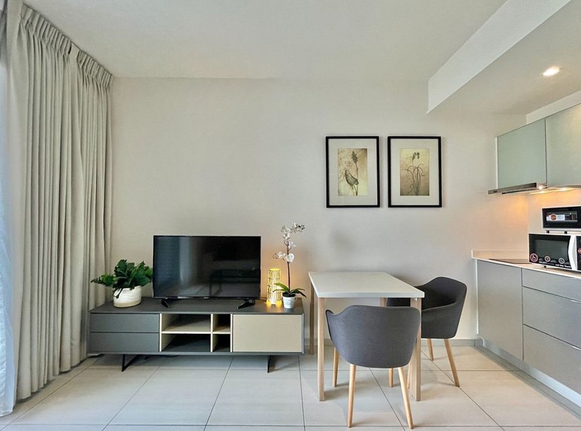 1 Bedroom Condo For Sale in Phra Khanong Nuea, Vadhana, Bangkok - Image 2