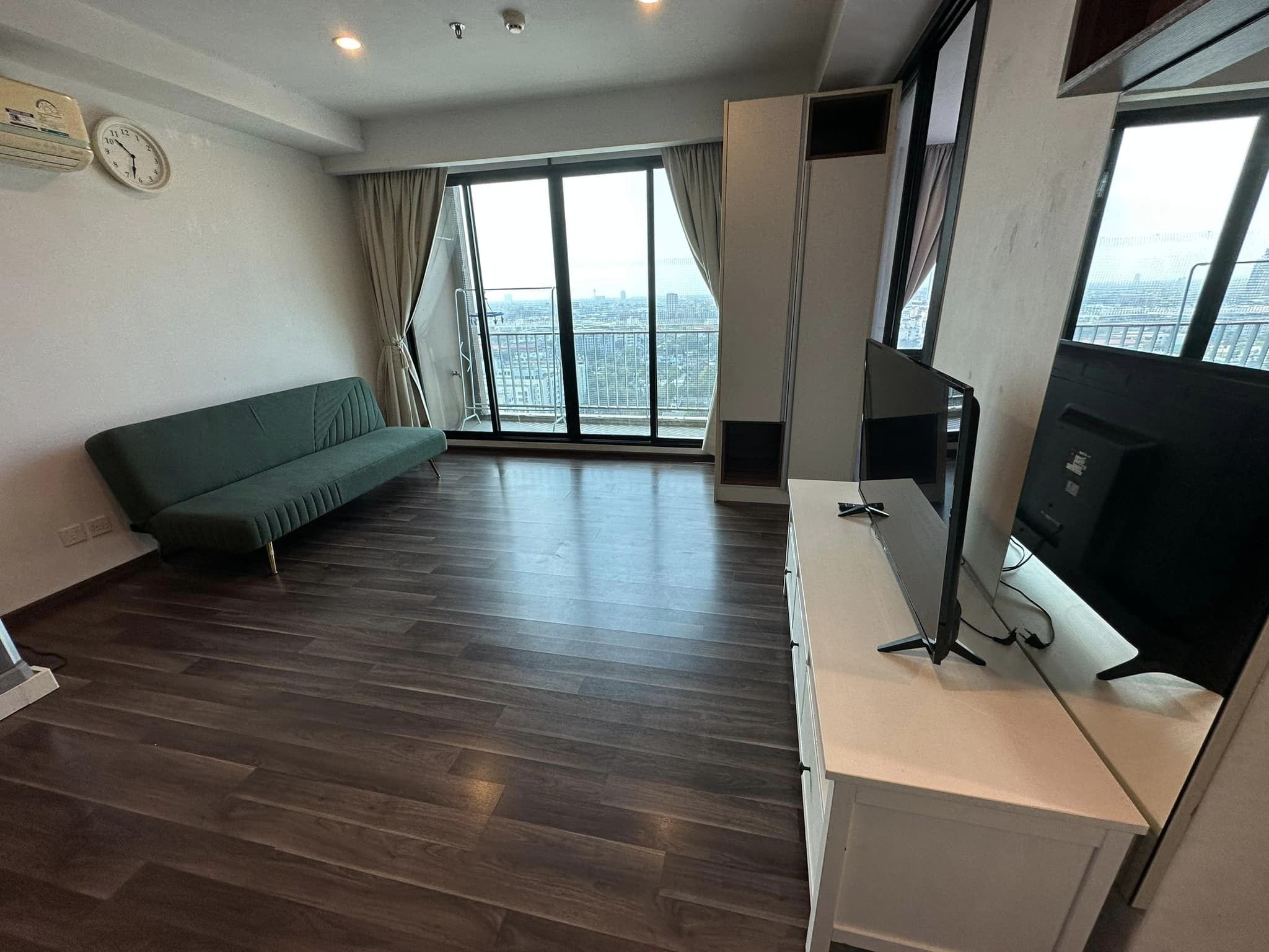 The Gallery Condo Bearing - Image 4