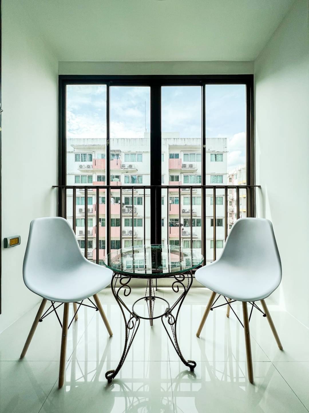 1 Bedroom Condo For Sale in Khlong Ton Sai, Khlong San, Bangkok - Image 3