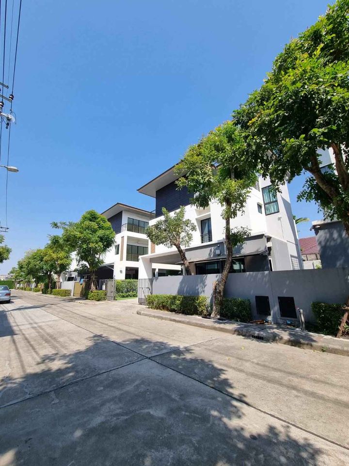Baan Lumpini Suan Luang Rama 9 - Image 11