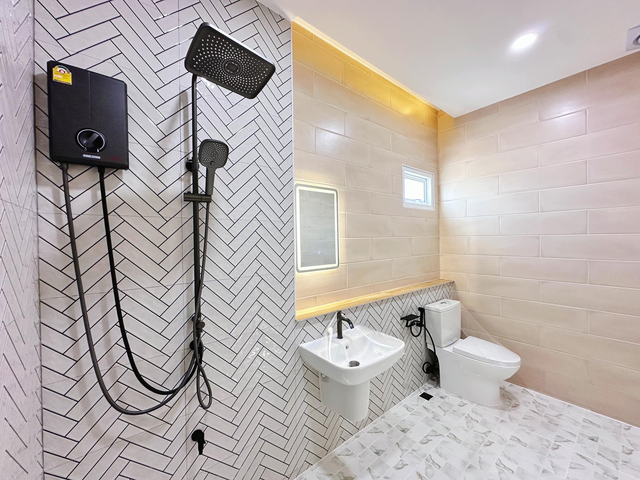 4 Bedroom House For Sale in Hang Dong, Hang Dong, Chiang Mai - Image 19