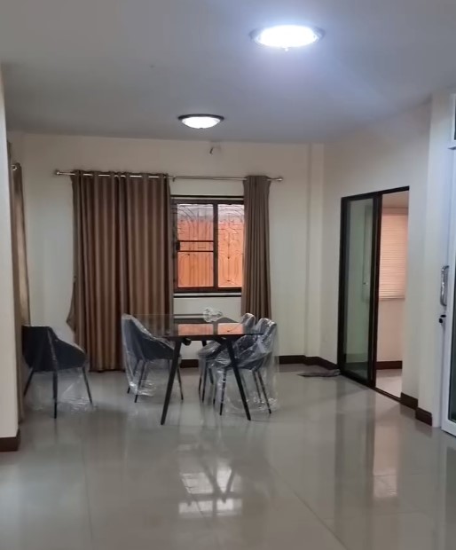 3 卧室 独立房屋 出租 在  - Image 3