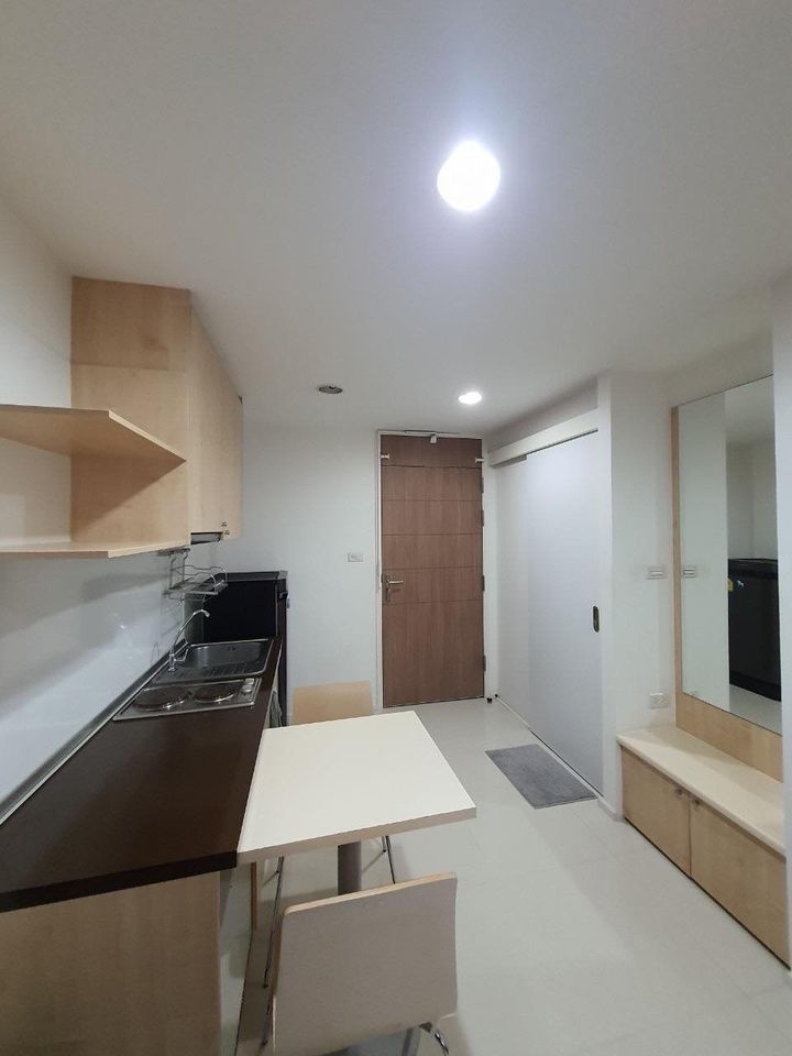 Whizdom Punnawithi Station Condominium - Image 2