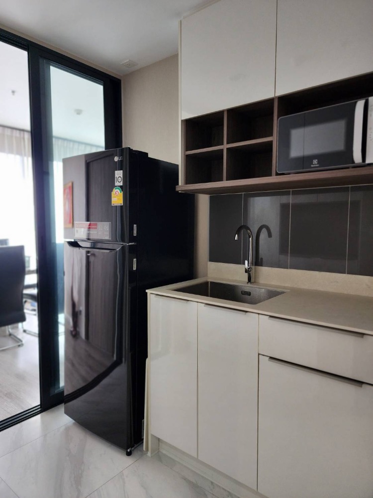 2 Bedroom Condo For Sale in Bang Kapi, Huai Khwang, Bangkok - Image 3
