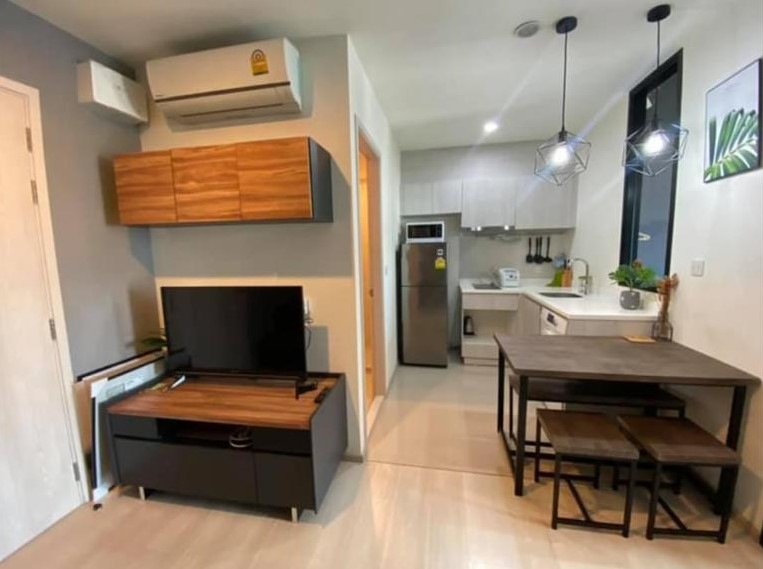 1 Bedroom Condo For Rent in Bang Kapi, Huai Khwang, Bangkok - Image 2