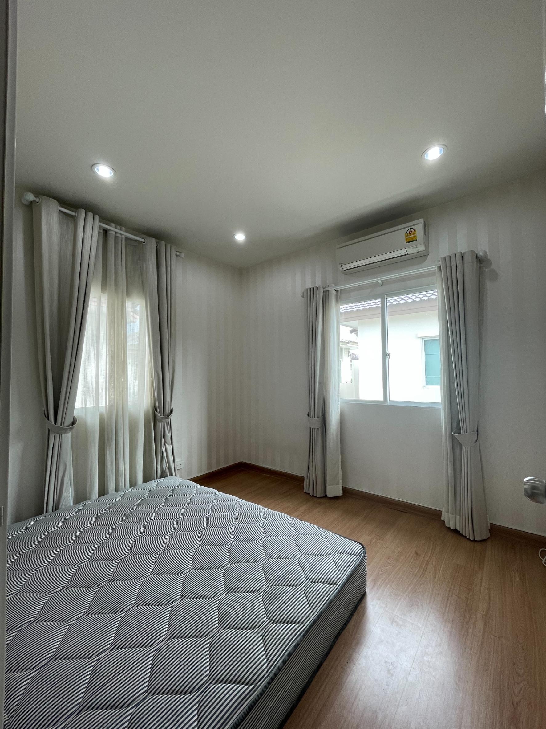 3 ห้องนอน บ้านเดี่ยว สำหรับเช่า ใน บางแก้ว, บางพลี, สมุทรปราการ - Image 6
