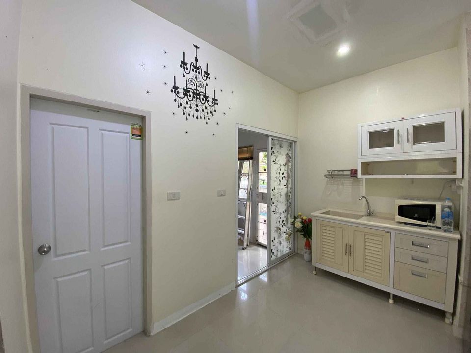 ดิ เอ็มเพอเร่อร์ 1 - Image 12