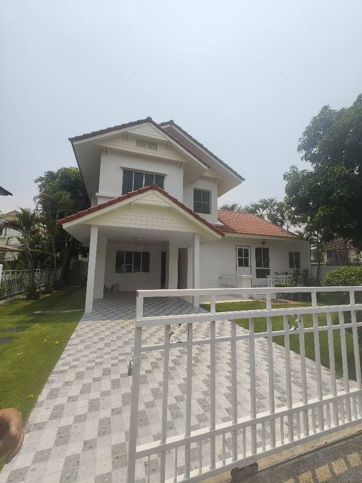 Chonlada Land&House - Image 1