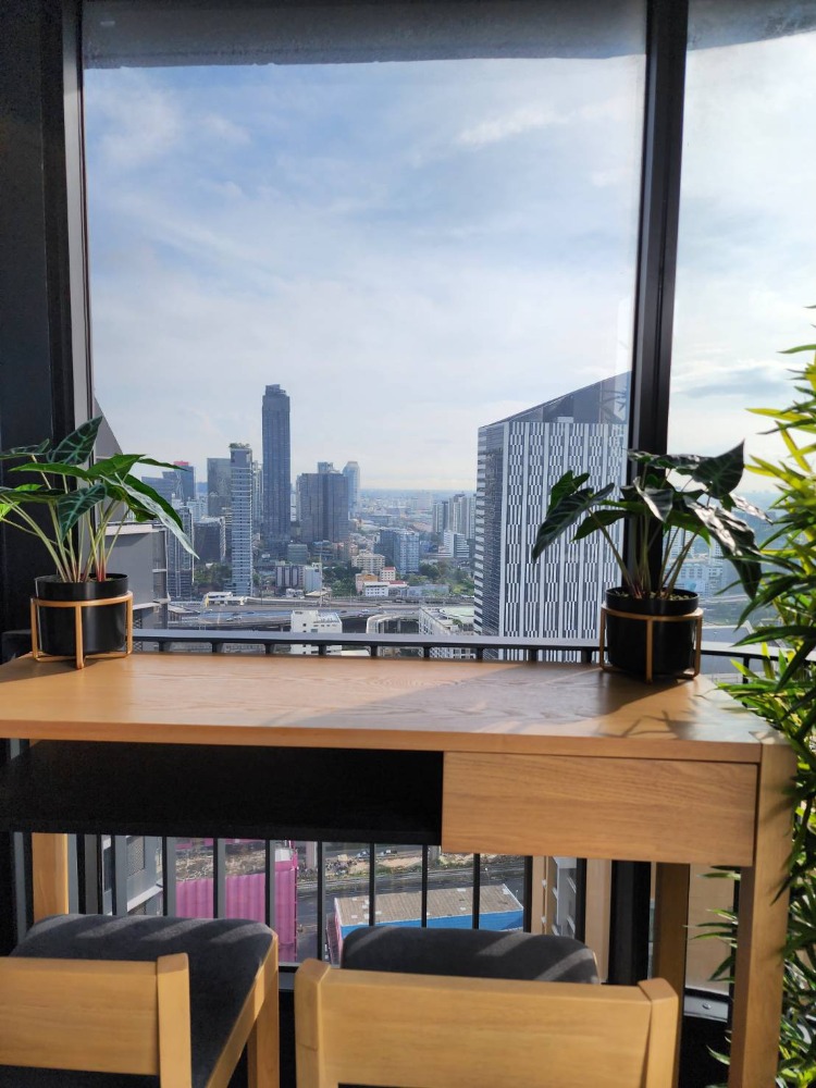 2 Bedroom Condo For Sale in Bang Kapi, Huai Khwang, Bangkok - Image 17
