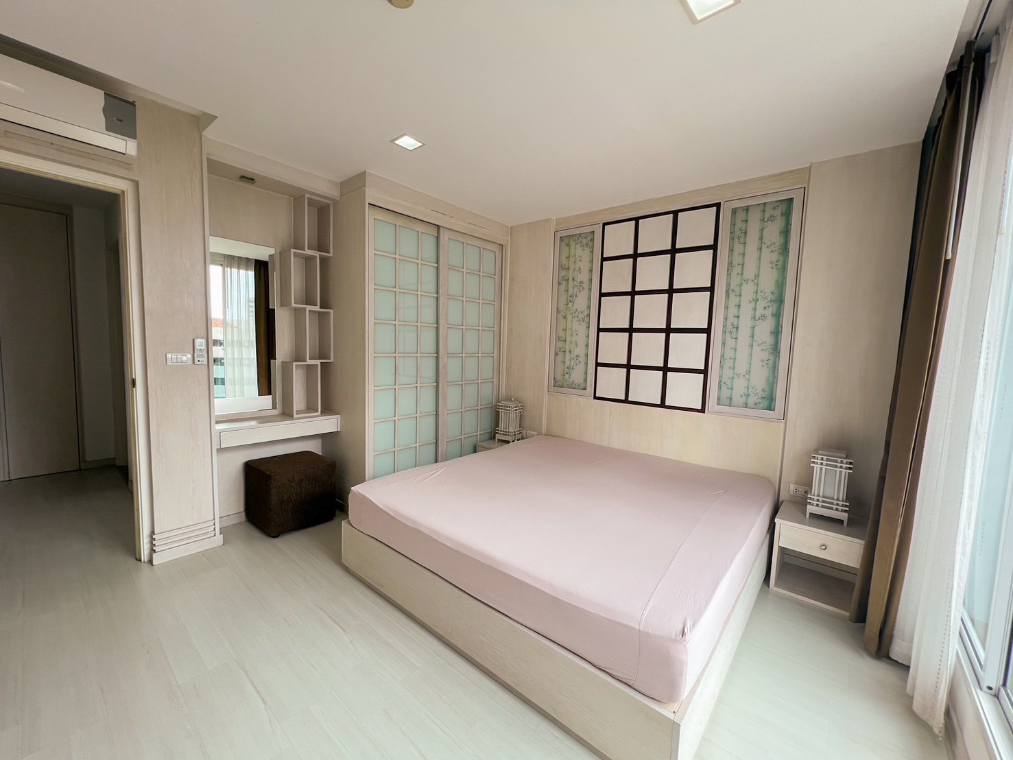 S Condo - Image 8