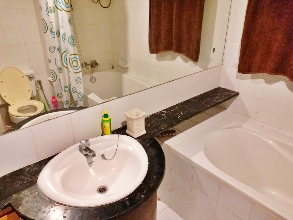 1 Bedroom Condo For Sale in Khlong Tan Nuea, Vadhana, Bangkok - Image 4