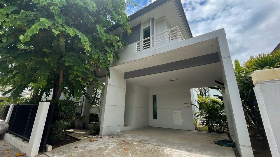 Land and Houses Park San Sai - Image 1