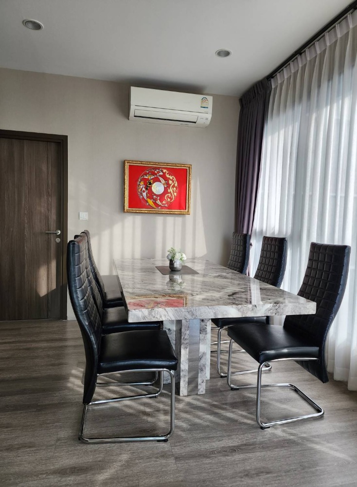 2 Bedroom Condo For Sale in Bang Kapi, Huai Khwang, Bangkok - Image 2