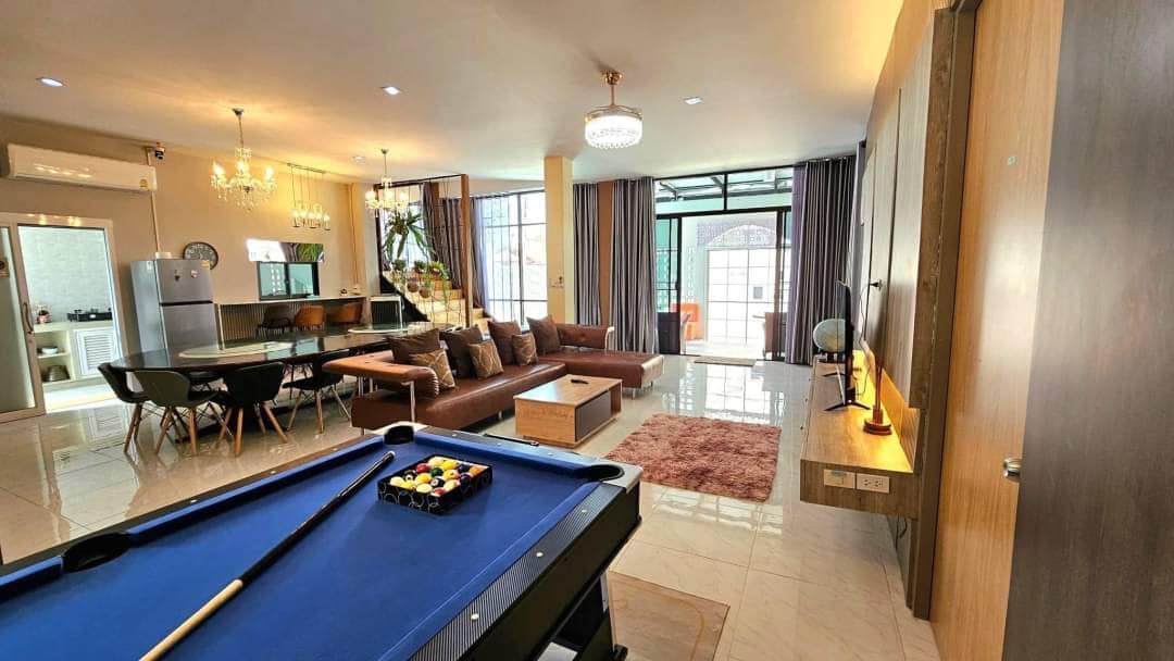 6 Bedroom House For Sale in Nam Phrae, Hang Dong, Chiang Mai - Image 3