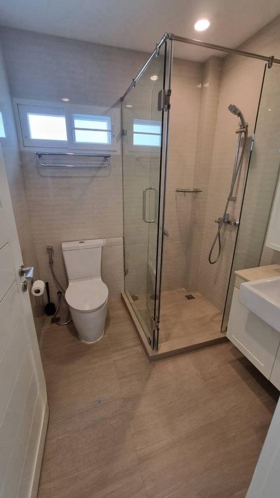 3 Bedroom Townhouse  in Khlong Tan Nuea, Vadhana, Bangkok - Image 8