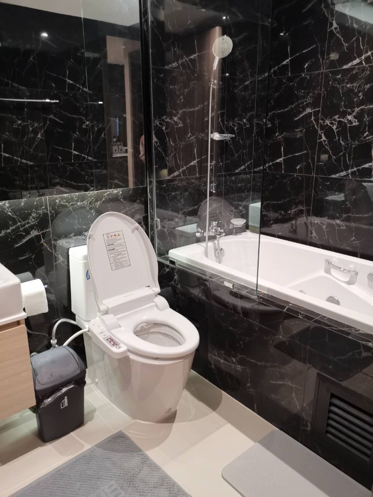 2 Bedroom Condo For Sale in Maha Phruettharam, Bang Rak, Bangkok - Image 8