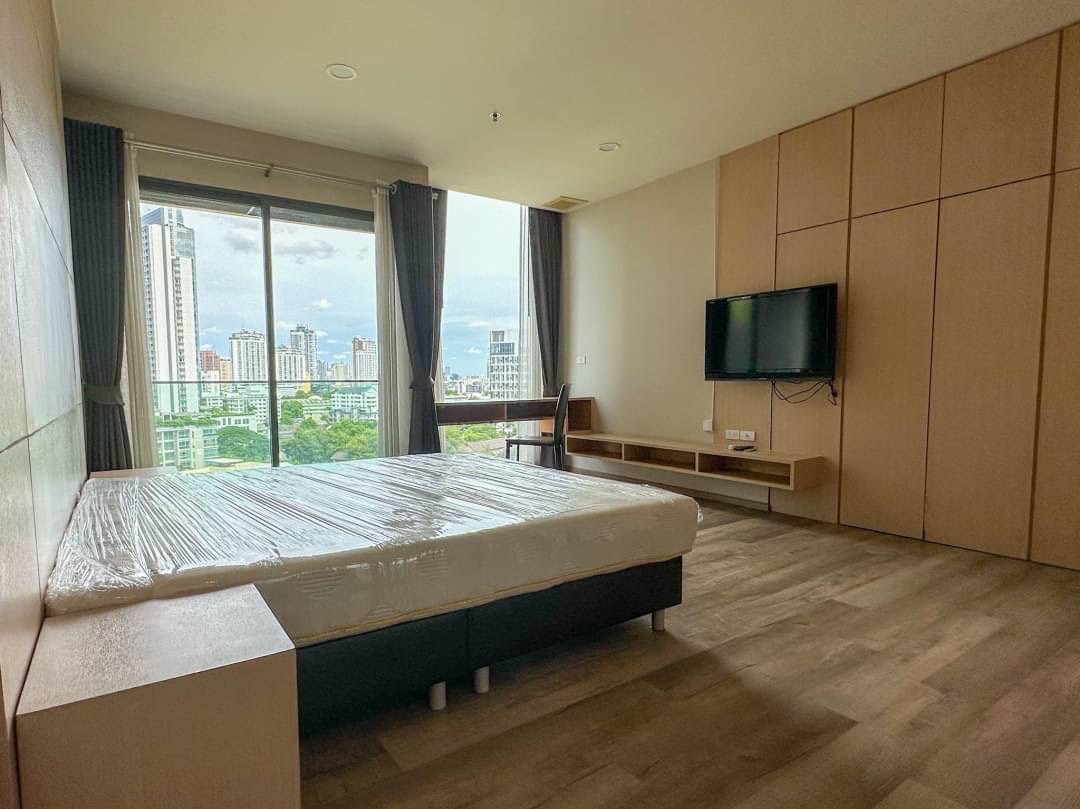 Noble Remix Thonglor - Image 1