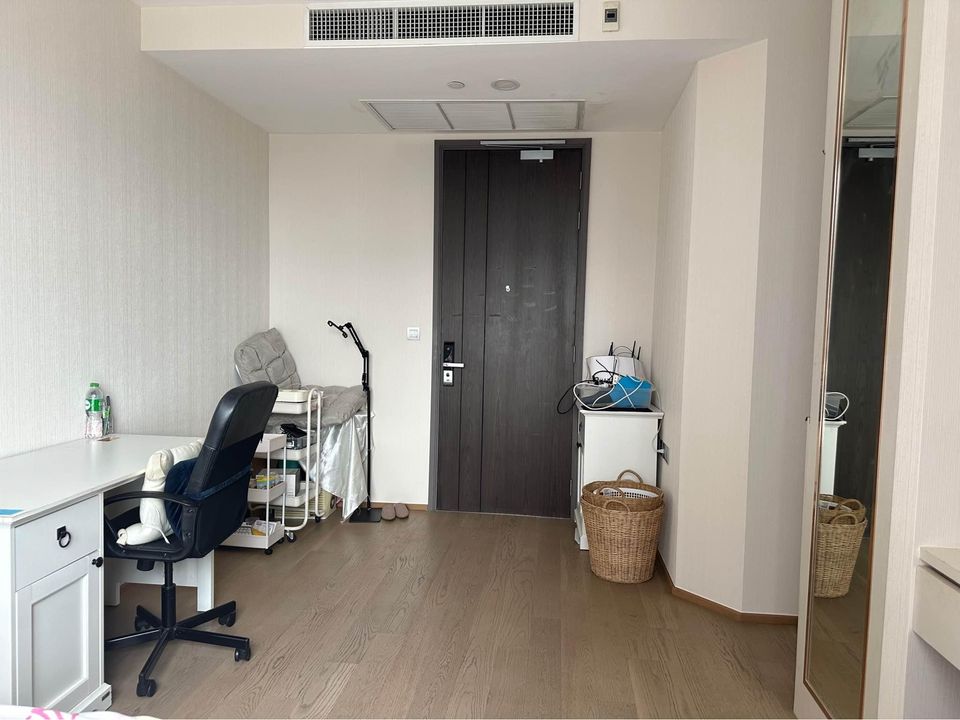 1 Bedroom Condo For Sale in Si Phraya, Bang Rak, Bangkok - Image 2