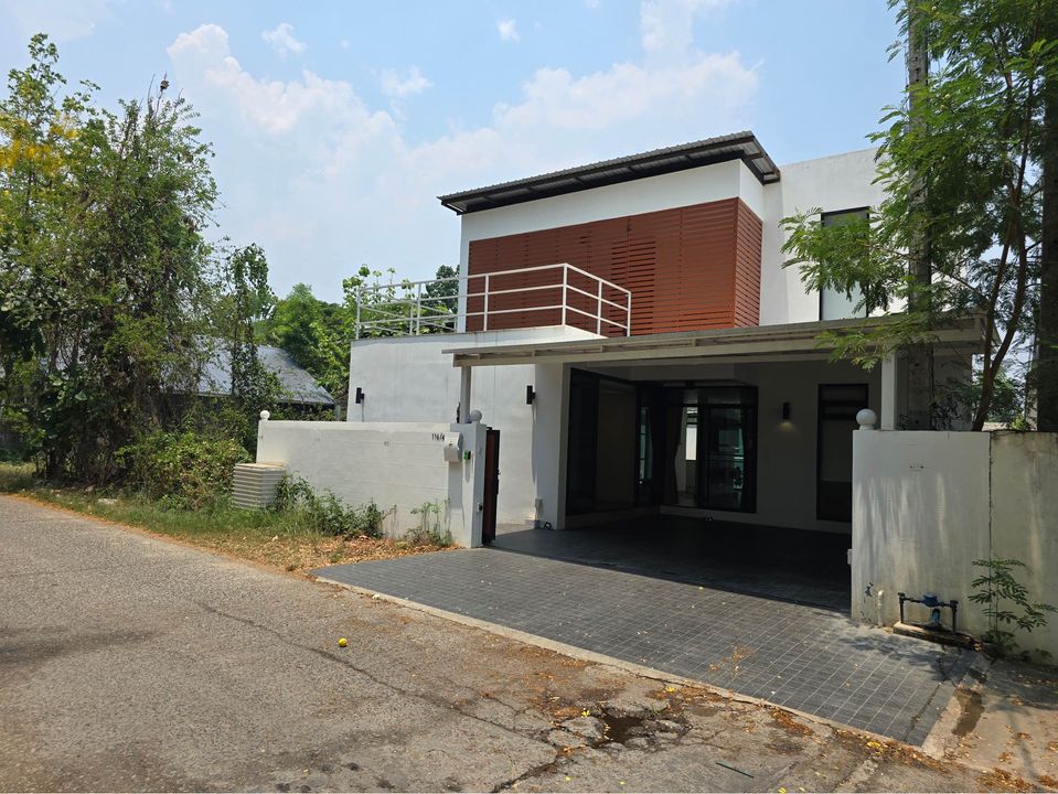 4 Bedroom House For Sale in Pa Daet, Mueang Chiang Mai, Chiang Mai - Image 2