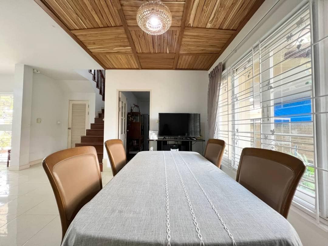 4 卧室 独立房屋  在  - Image 3