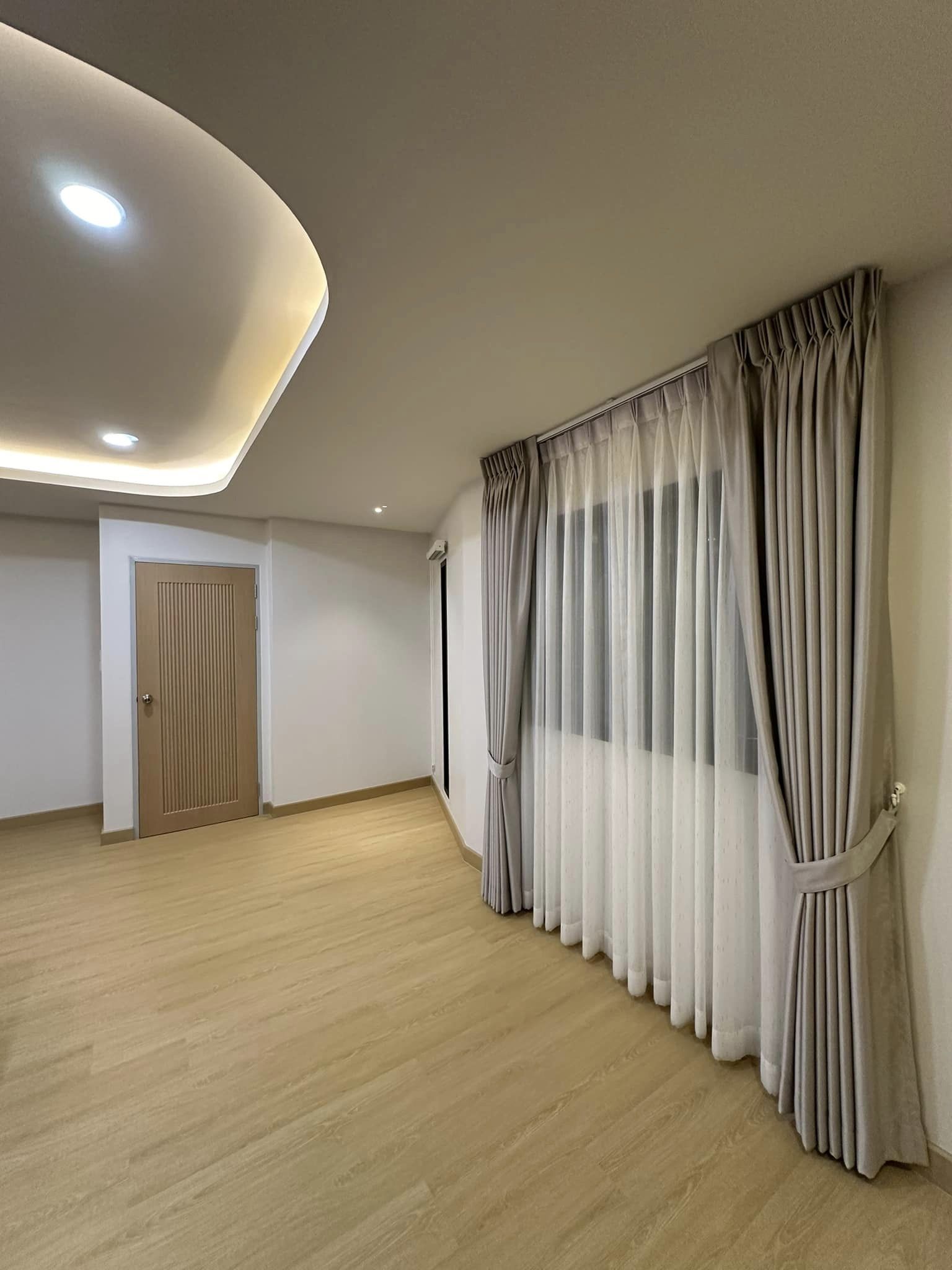 4 Bedroom House For Sale in San Phak Wan, Hang Dong, Chiang Mai - Image 5