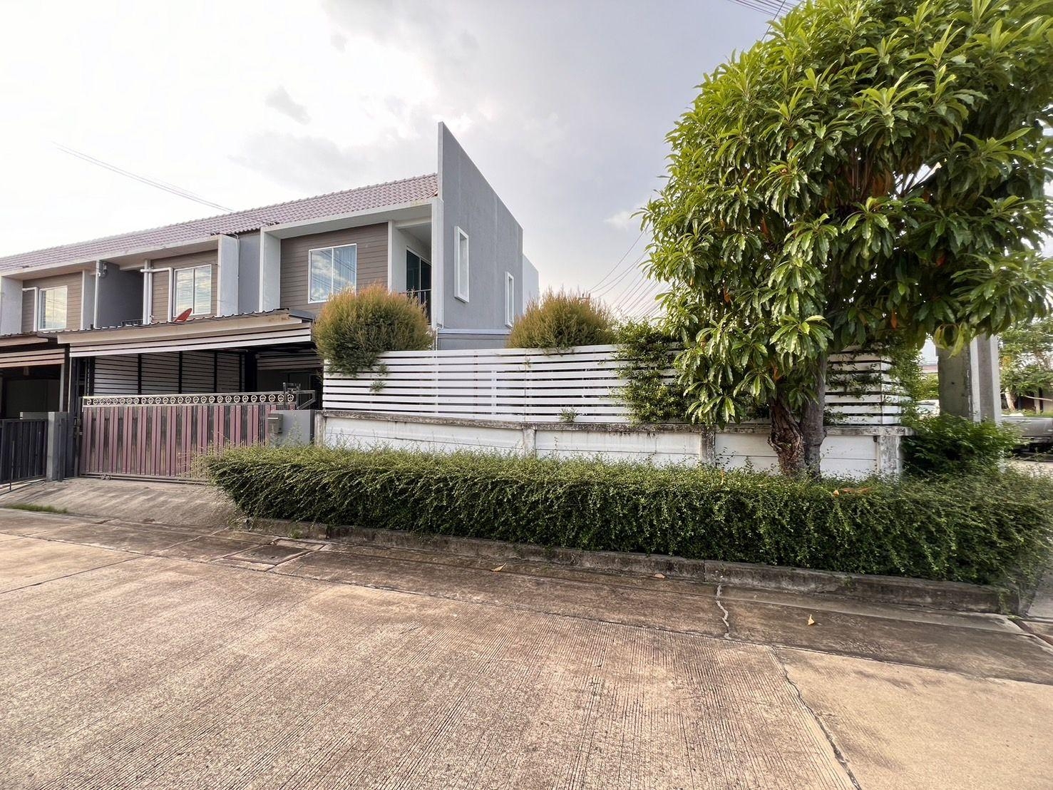 5 Bedroom Townhouse For Sale in Bang Phli Yai, Bang Phli, Samut Prakan - Image 11