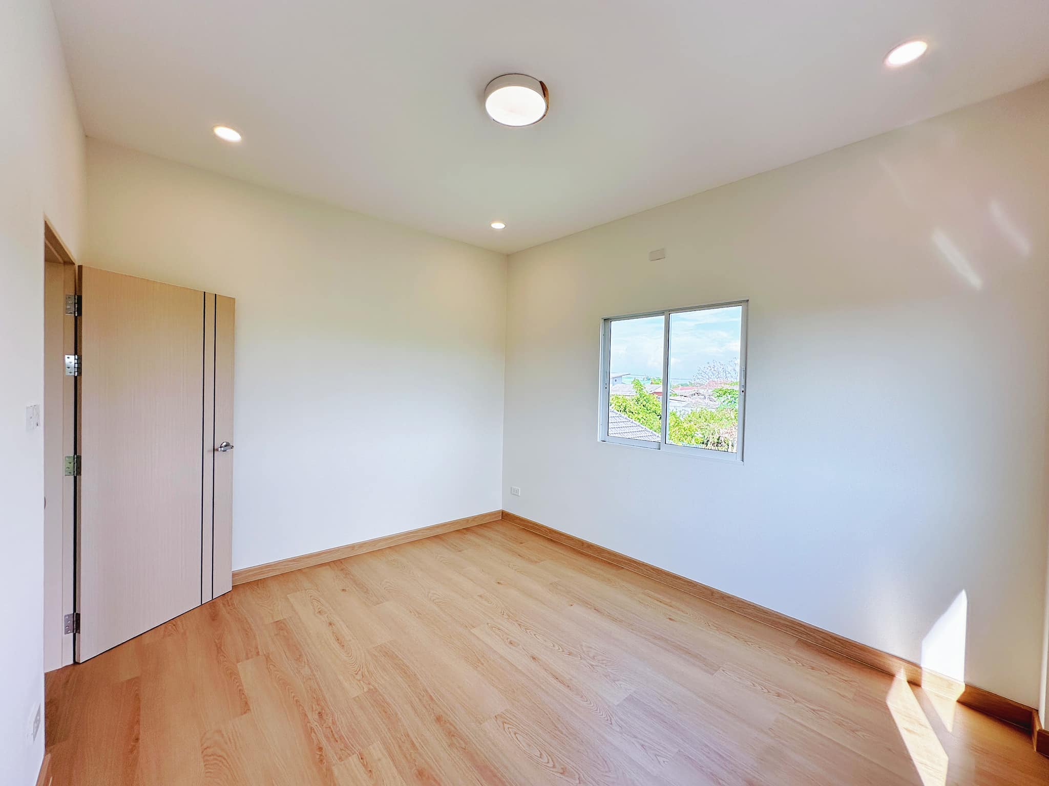 4 Bedroom House For Sale in Hang Dong, Hang Dong, Chiang Mai - Image 16