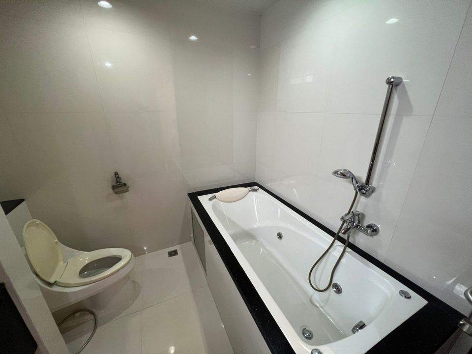 City Lakes Tower Sukhumvit 16 - Image 35
