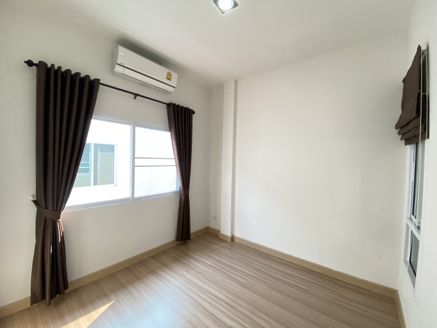 3 卧室 独立房屋 出租 在  - Image 9
