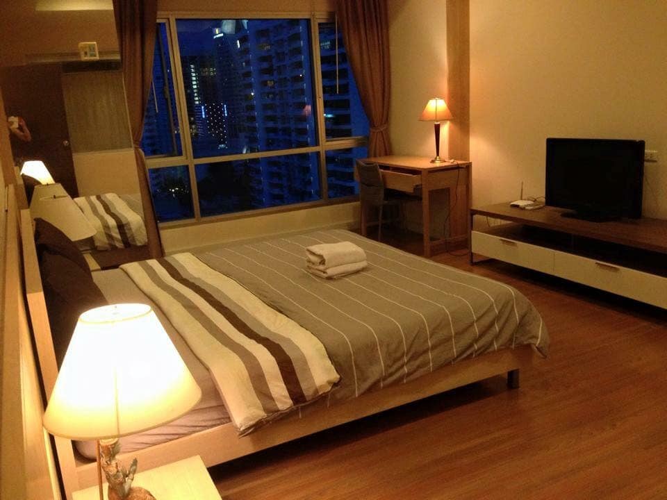 Trendy Condominium Sukhumvit 13 - Image 4