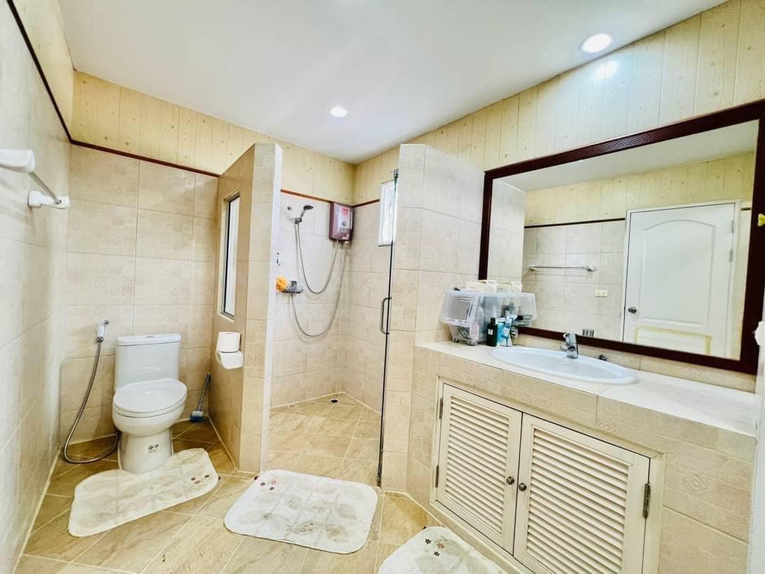 4 卧室 独立房屋  在  - Image 11