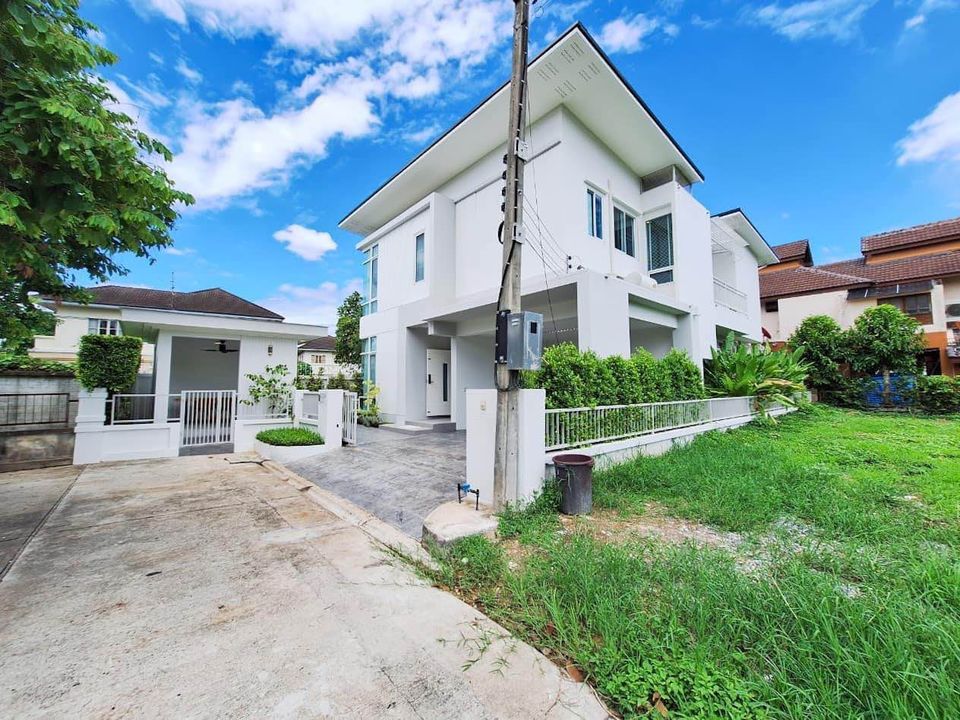 Land and Houses Park San Sai - Image 36