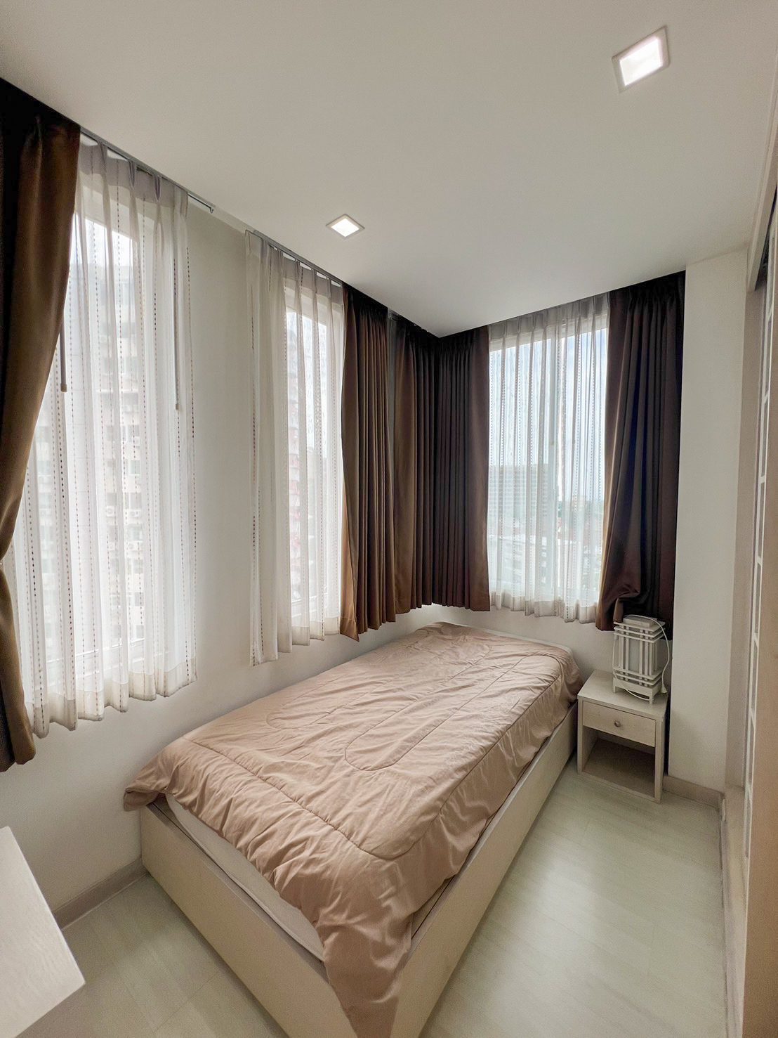 S Condo - Image 15