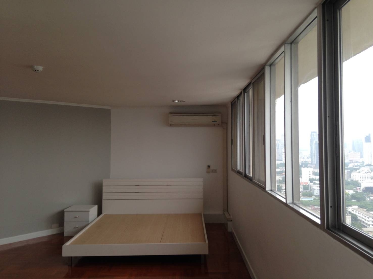 3 Bedroom Condo For Sale in Khlong Tan Nuea, Vadhana, Bangkok - Image 9