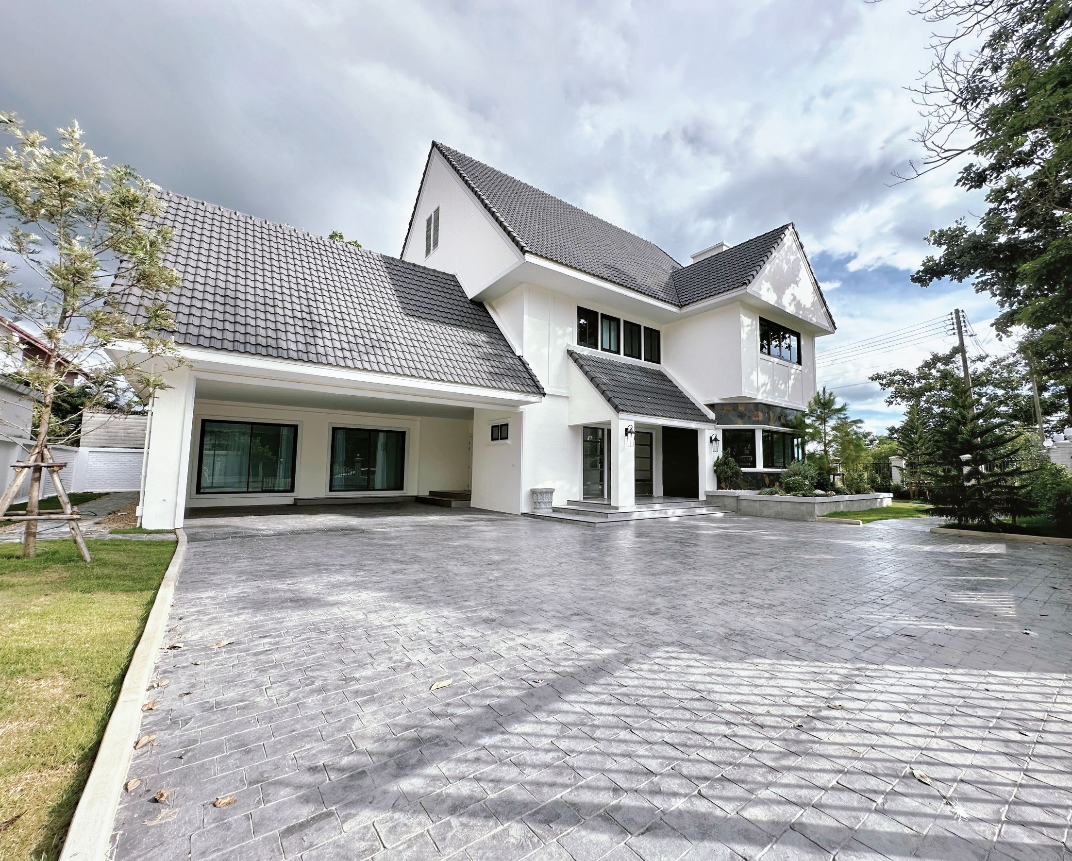 5 Bedroom House For Sale in San Kamphaeng, San Kamphaeng, Chiang Mai - Image 1