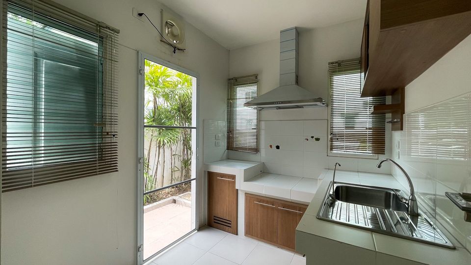 Land and Houses Park San Sai - Image 10