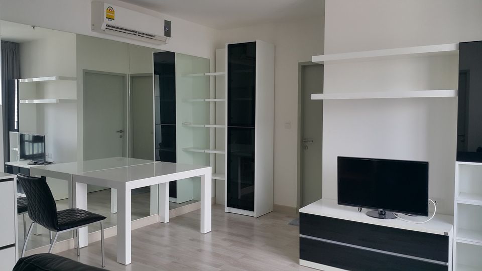 2 Bedroom Condo For Sale in Huai Khwang, Huai Khwang, Bangkok - Image 2