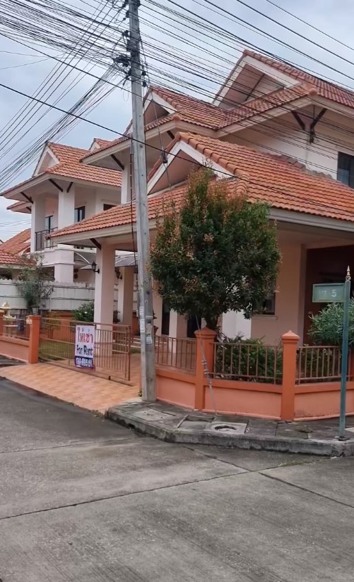3 卧室 独立房屋 出租 在  - Image 1