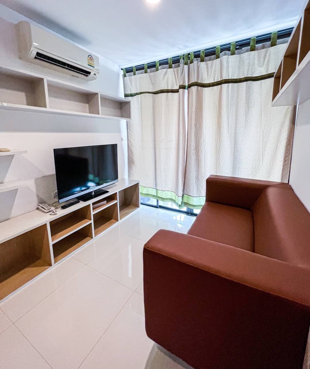 1 Bedroom Condo For Sale in Khlong Ton Sai, Khlong San, Bangkok - Image 1