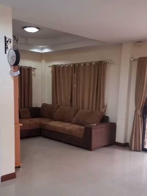 3 卧室 独立房屋 出租 在  - Image 2