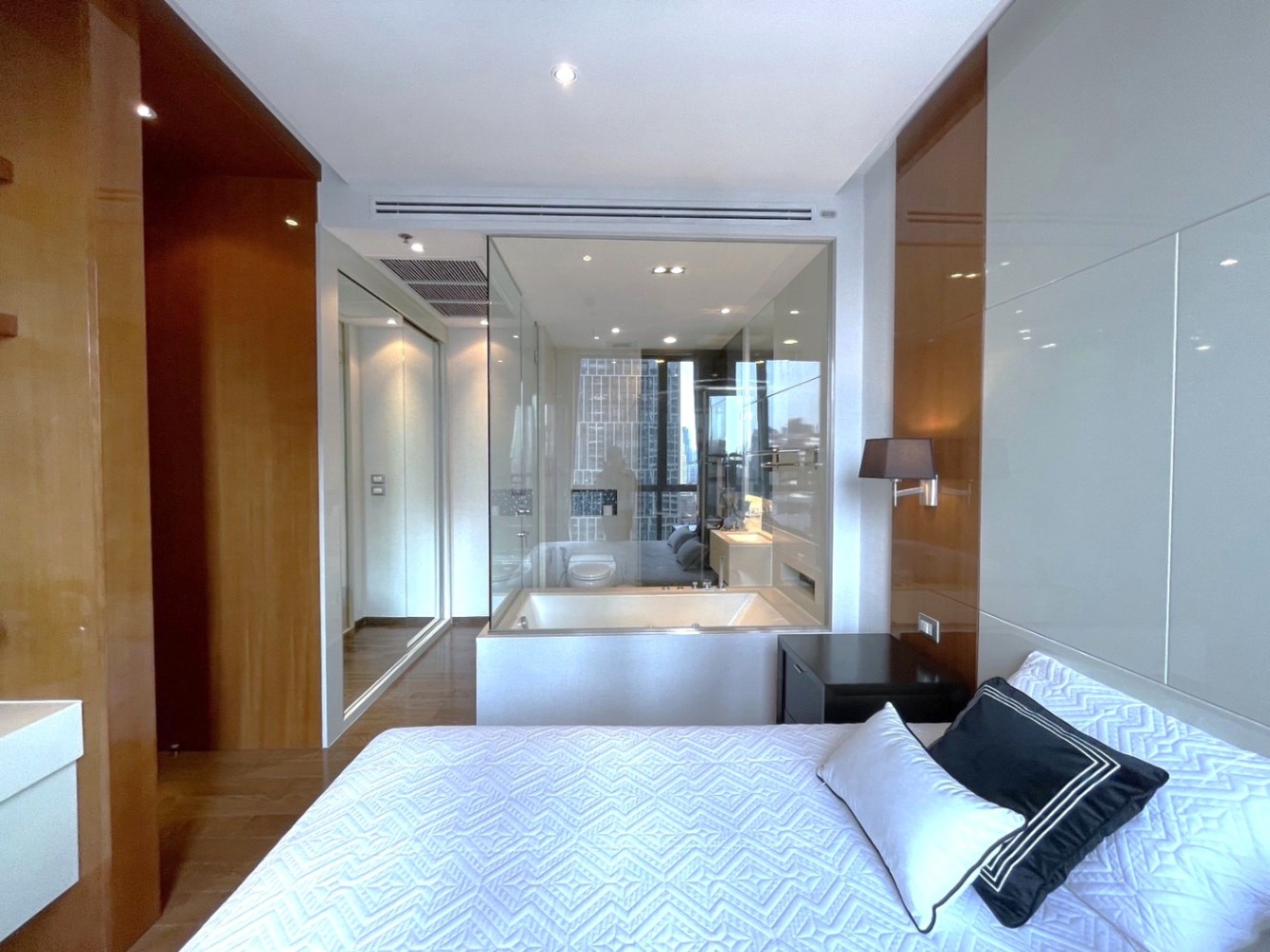 The Address Sukhumvit 28 - Image 3