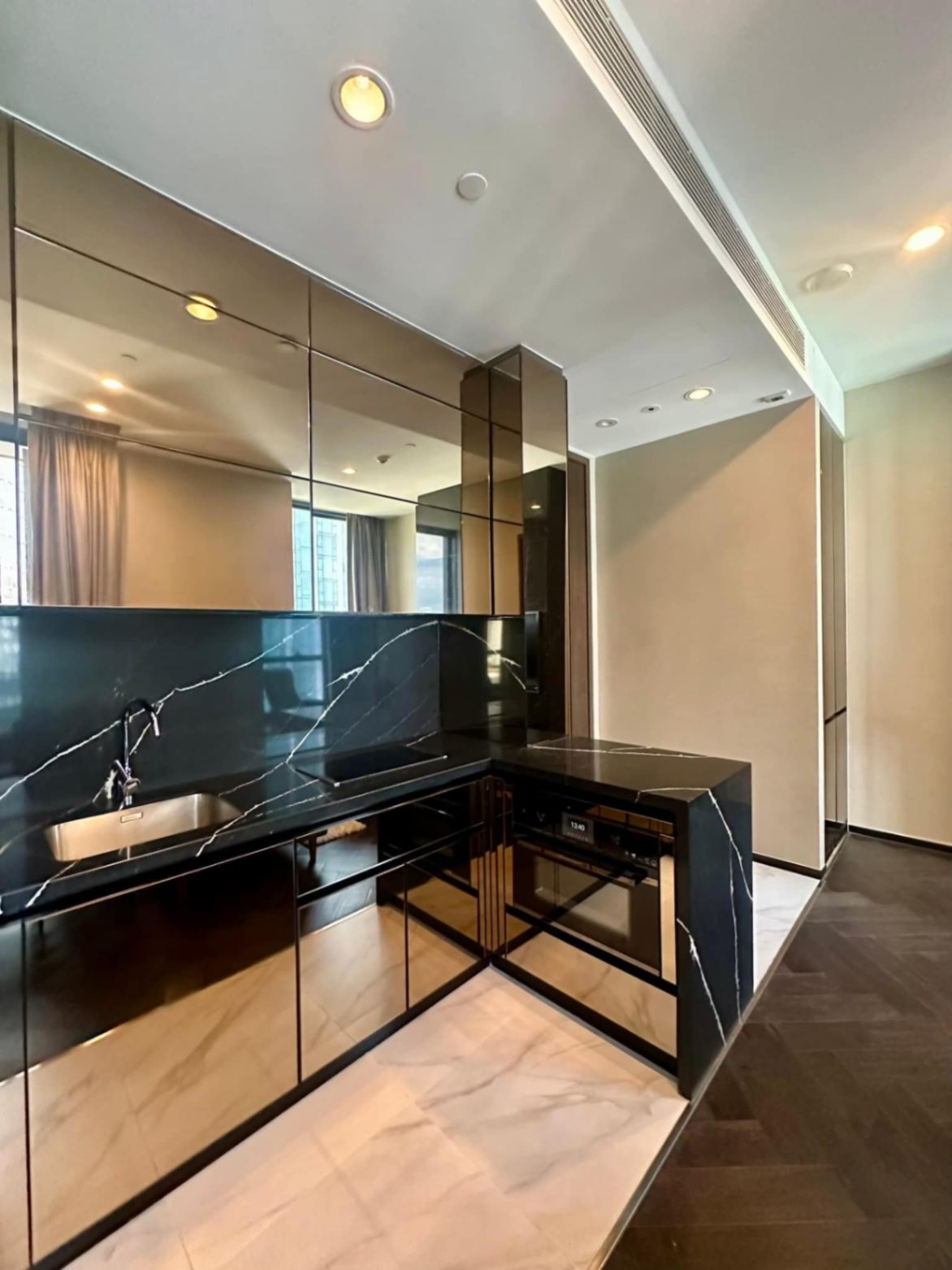 The ESSE Sukhumvit 36 - Image 3