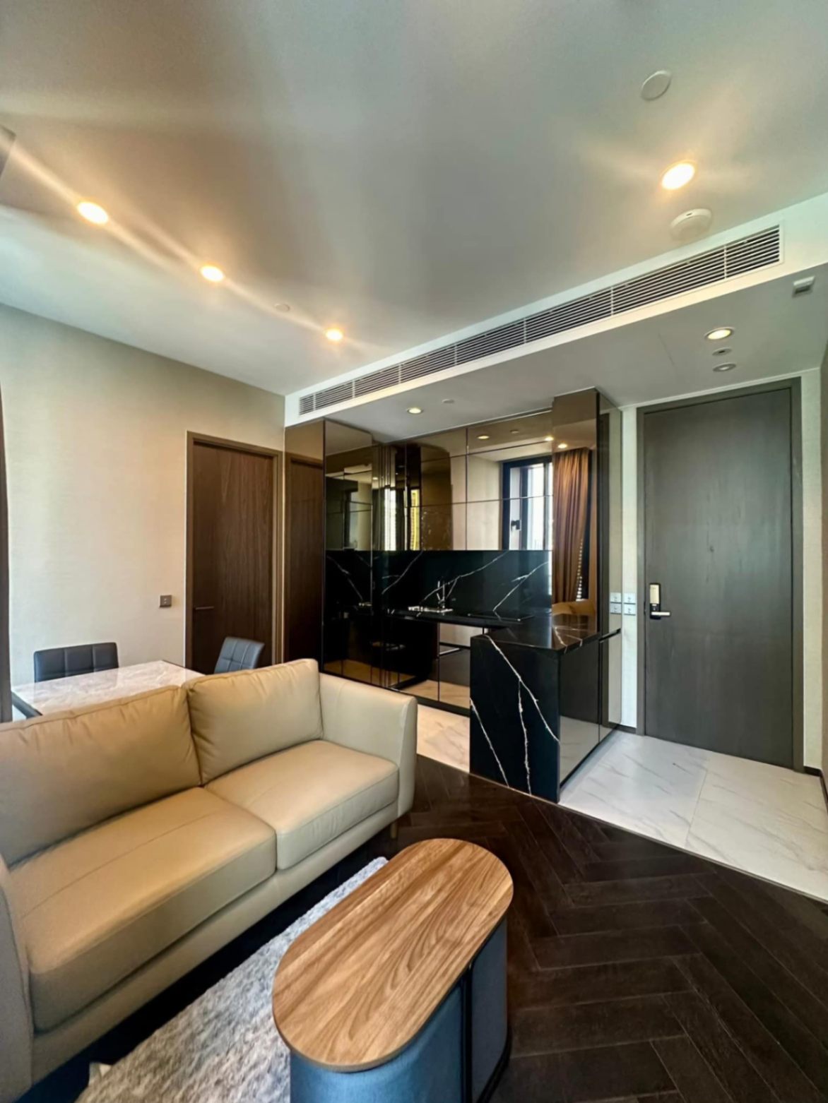 The ESSE Sukhumvit 36 - Image 2