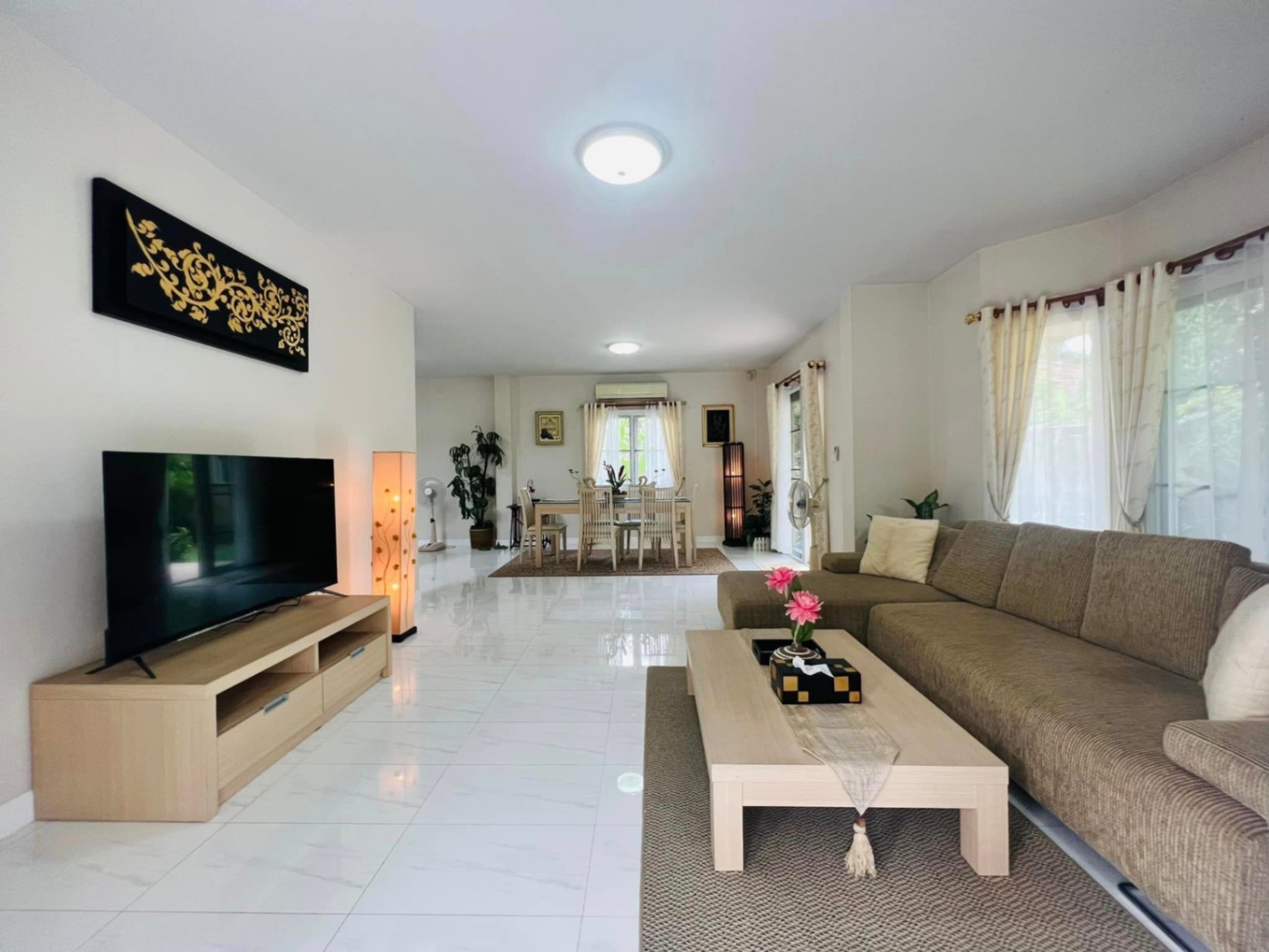 Home in Park - Image 2
