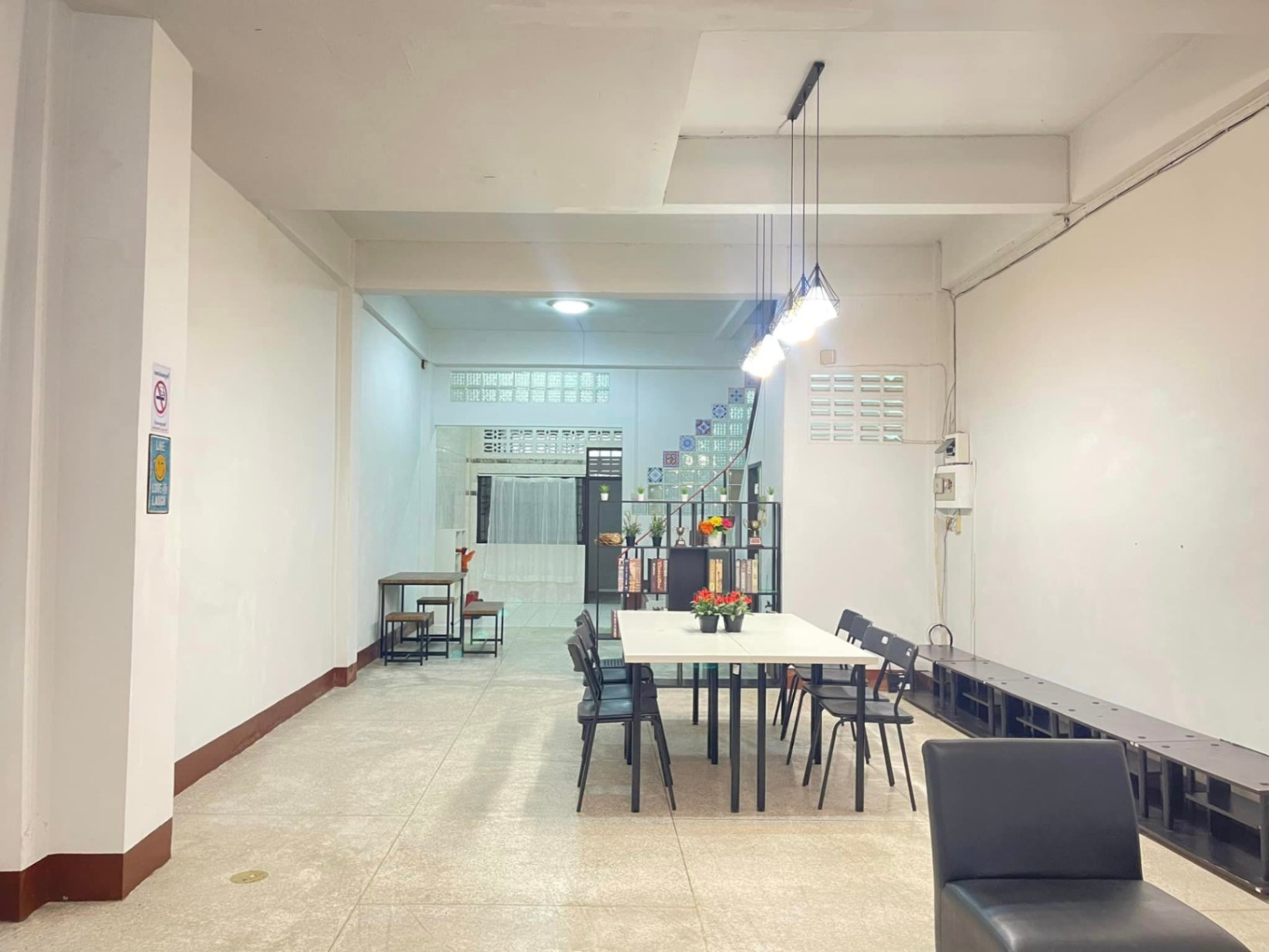 7 Bedroom Townhouse For Rent in Sam Sen Nok, Huai Khwang, Bangkok - Image 2
