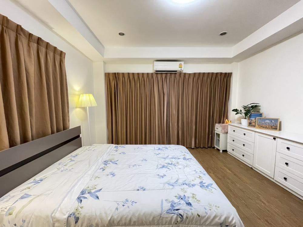 7 Bedroom Townhouse For Rent in Sam Sen Nok, Huai Khwang, Bangkok - Image 4